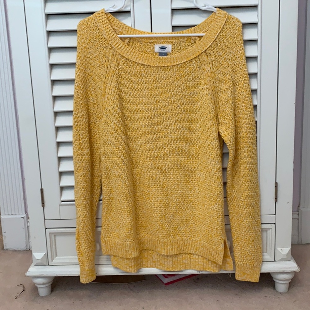 yellow/gold knit sweater